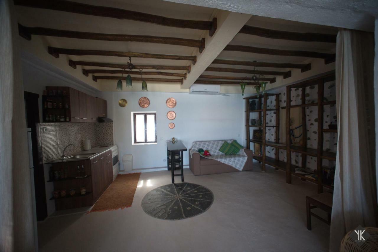 Komissa΄S Beach House Agia Pelagia  Exterior photo